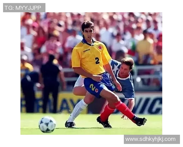 揭秘足球明星私生活：他们场外的真实一面与背后的故事