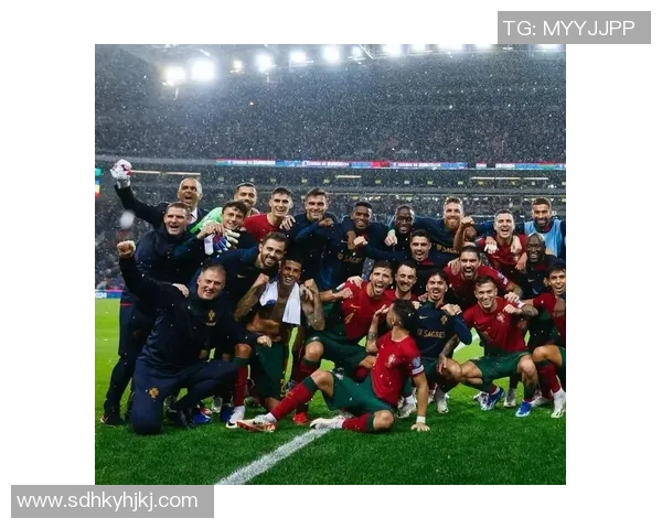 全球足坛顶尖球员排名揭秘 谁是足球历史上最伟大的十位球星 全球足坛顶尖球员排名揭秘 谁是足球历史上最伟大的十位球星