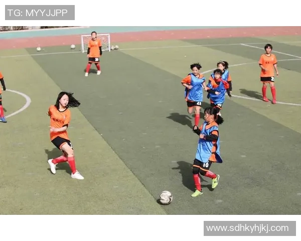 小足球星erxat逐梦绿茵场谱写青春拼搏励志新篇章 小足球星erxat逐梦绿茵场谱写青春拼搏励志新篇章