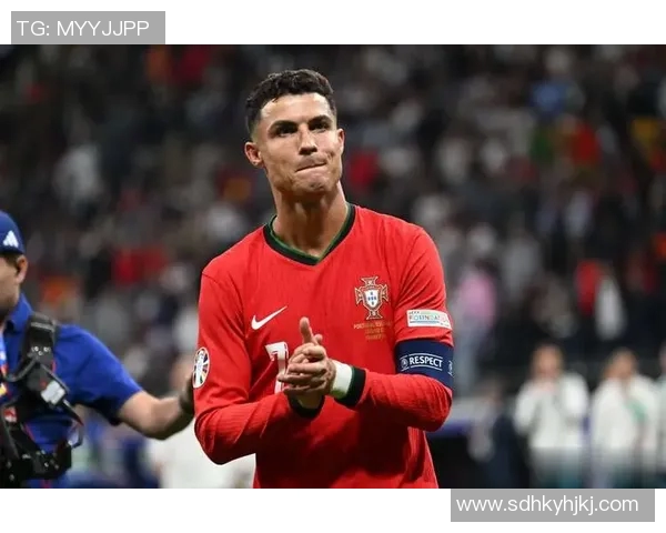 足球明星收藏册带你领略世界足坛风云人物的辉煌历程与难忘瞬间 足球明星收藏册带你领略世界足坛风云人物的辉煌历程与难忘瞬间