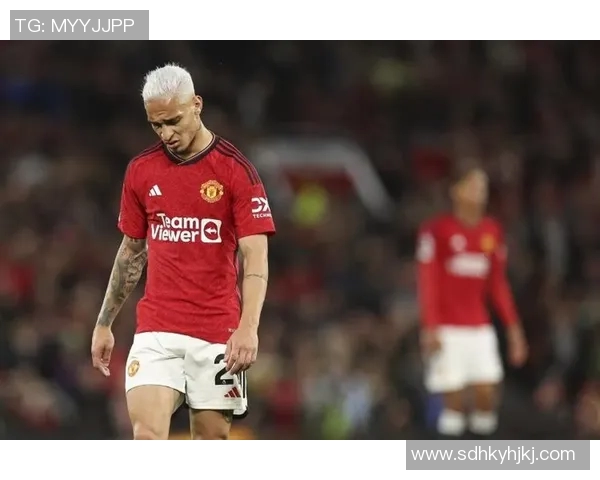 足球球星赛后挥汗如雨的精彩瞬间与情感释放 足球球星赛后挥汗如雨的精彩瞬间与情感释放